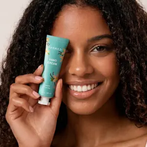 https://content.farmasi.ca/Product/1002799_64_3.webp